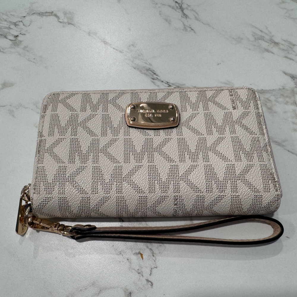 Michael Kors Jet Set Wallet